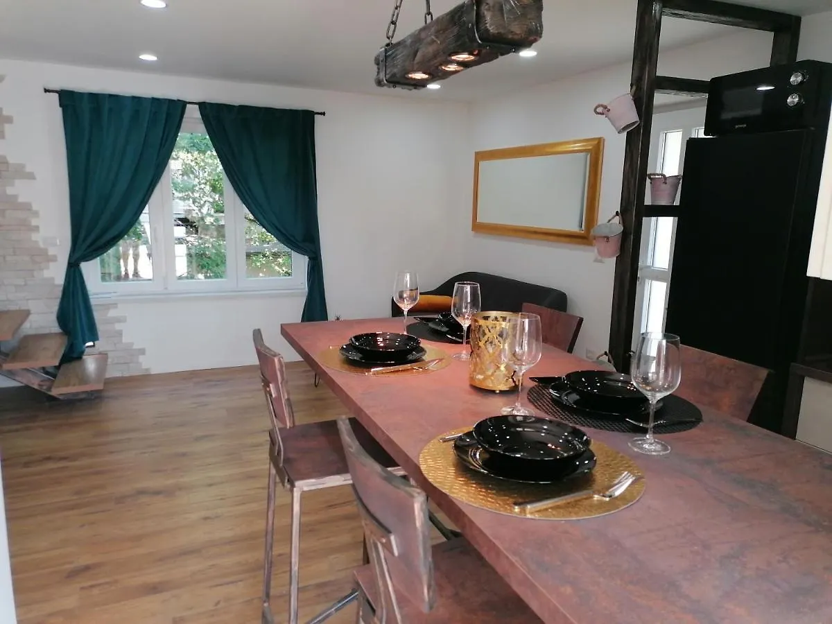 Apartmani Kiko Poreč 0*,  Croácia